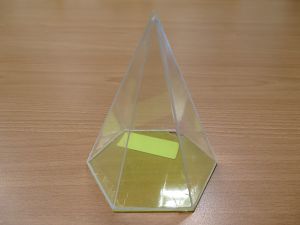 黃底六角錐 : Hexagonal Pyramid